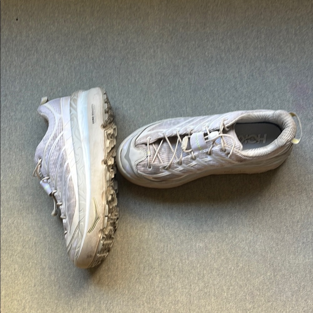 Hoka Unisex Gray Running Shoes// Mafate U Origins White Lunar Rock Limited